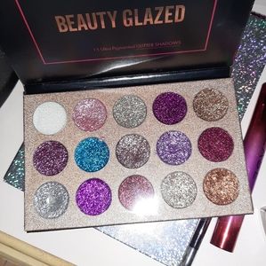 Beauty Glaze glitter eye shadow pallet